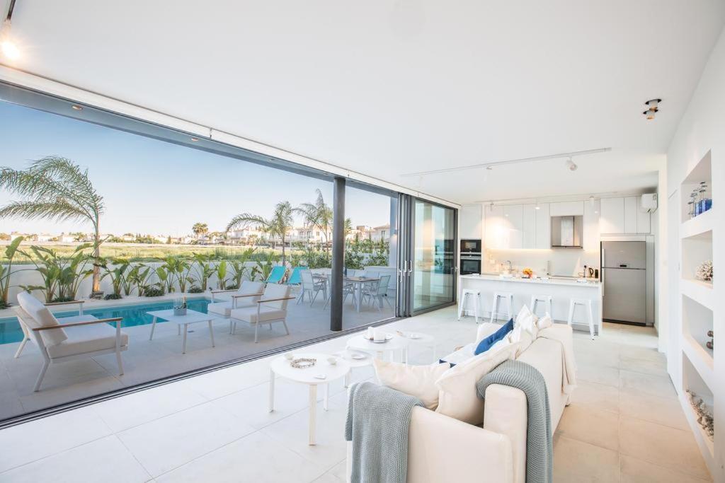 The White H Villa, Protaras, Fresh And Peaceful 帕拉利米尼 外观 照片
