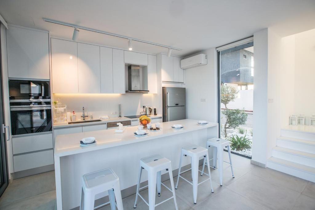 The White H Villa, Protaras, Fresh And Peaceful 帕拉利米尼 外观 照片