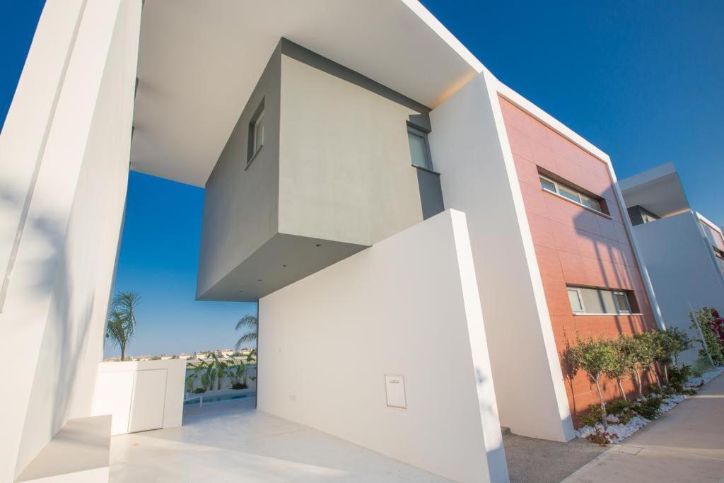 The White H Villa, Protaras, Fresh And Peaceful 帕拉利米尼 外观 照片