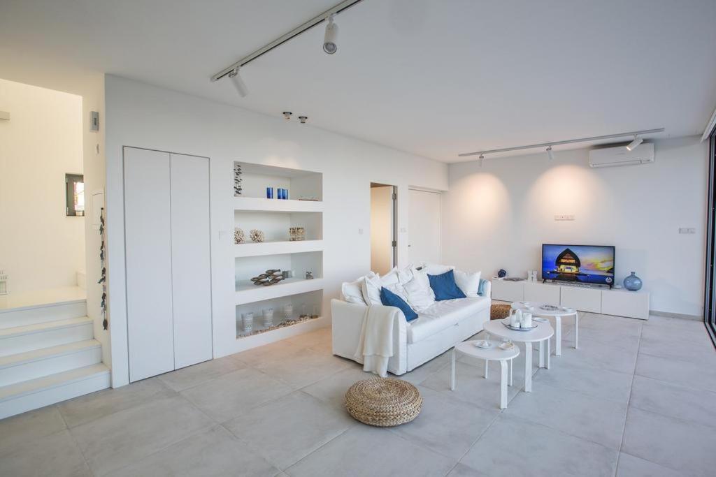 The White H Villa, Protaras, Fresh And Peaceful 帕拉利米尼 外观 照片